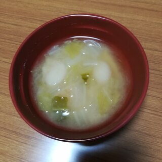 白菜とお麩の味噌汁